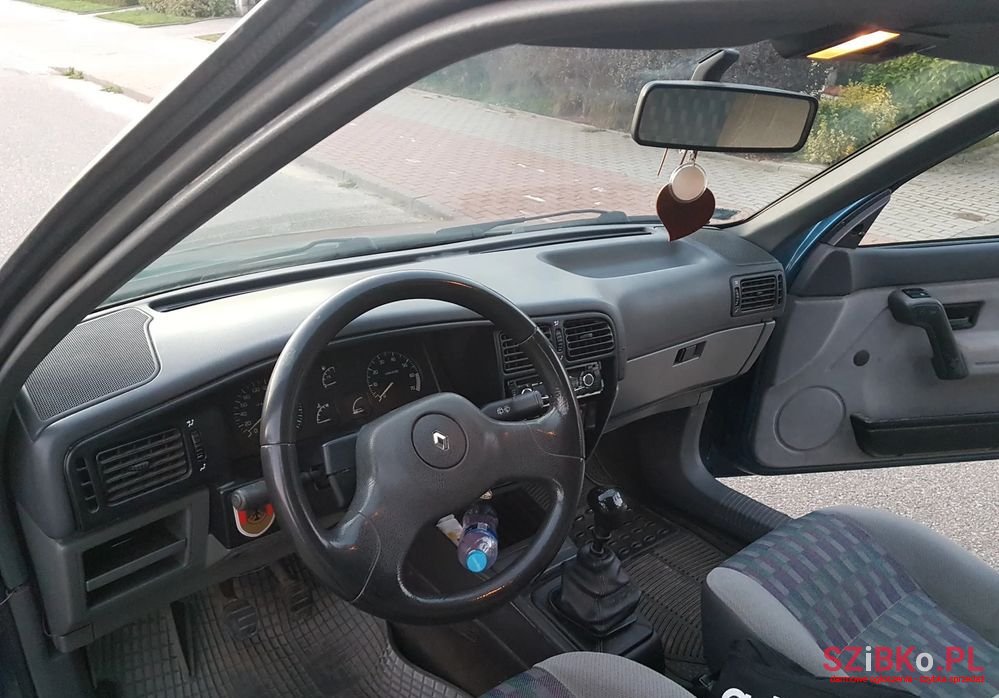 1992' Renault 19 photo #3