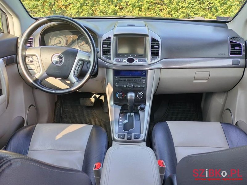 2011' Chevrolet Captiva 2.2 D Ltz photo #2