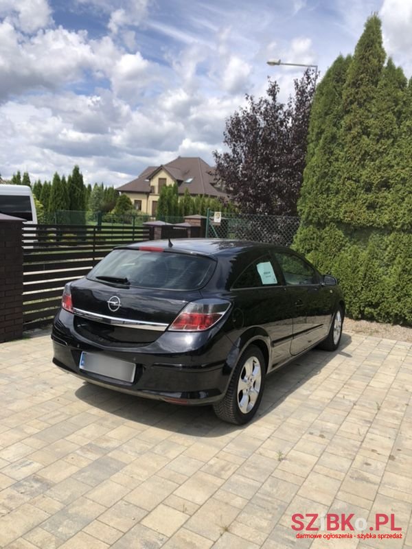 2008' Opel Astra photo #4