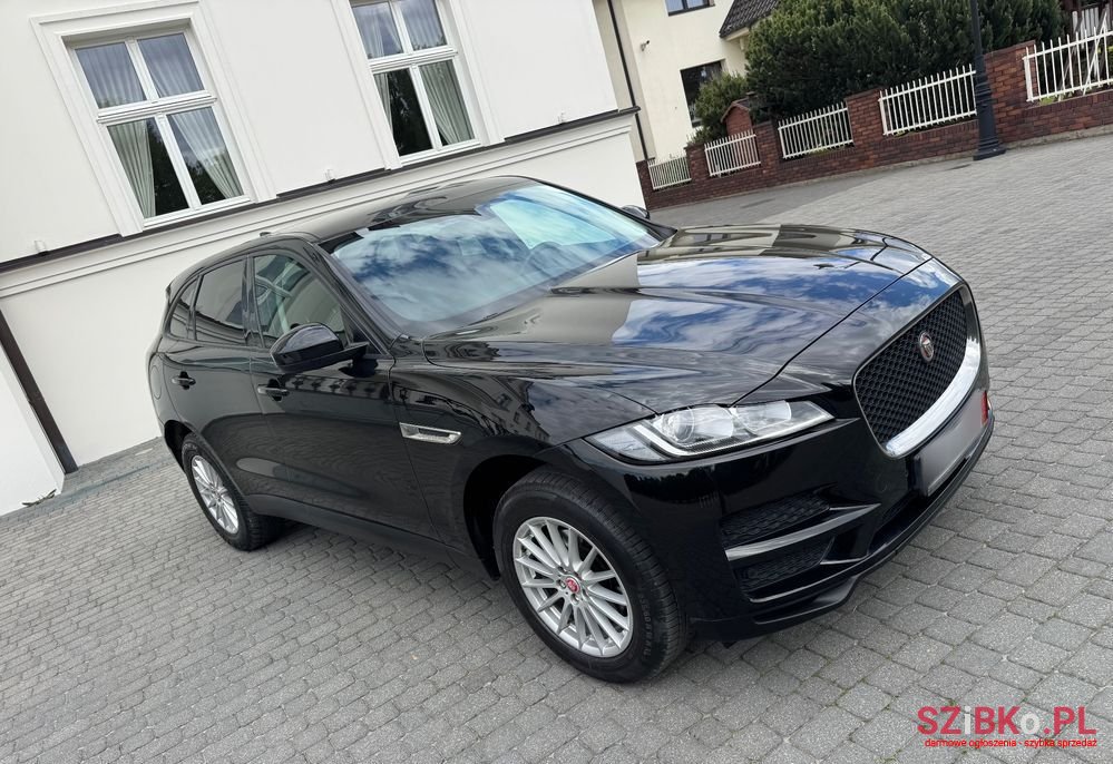 2017' Jaguar F-Pace 20D Awd R-Sport photo #4