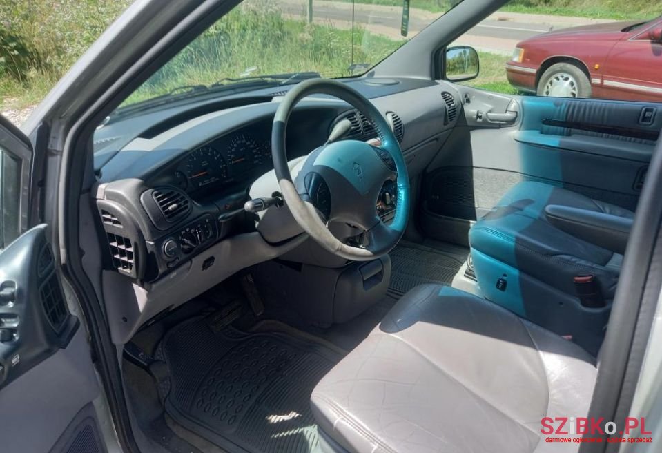 1998' Chrysler Voyager photo #6