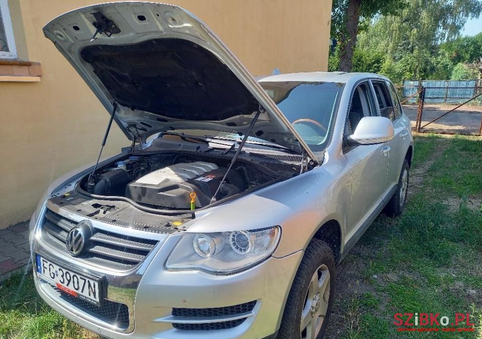 2008' Volkswagen Touareg photo #3