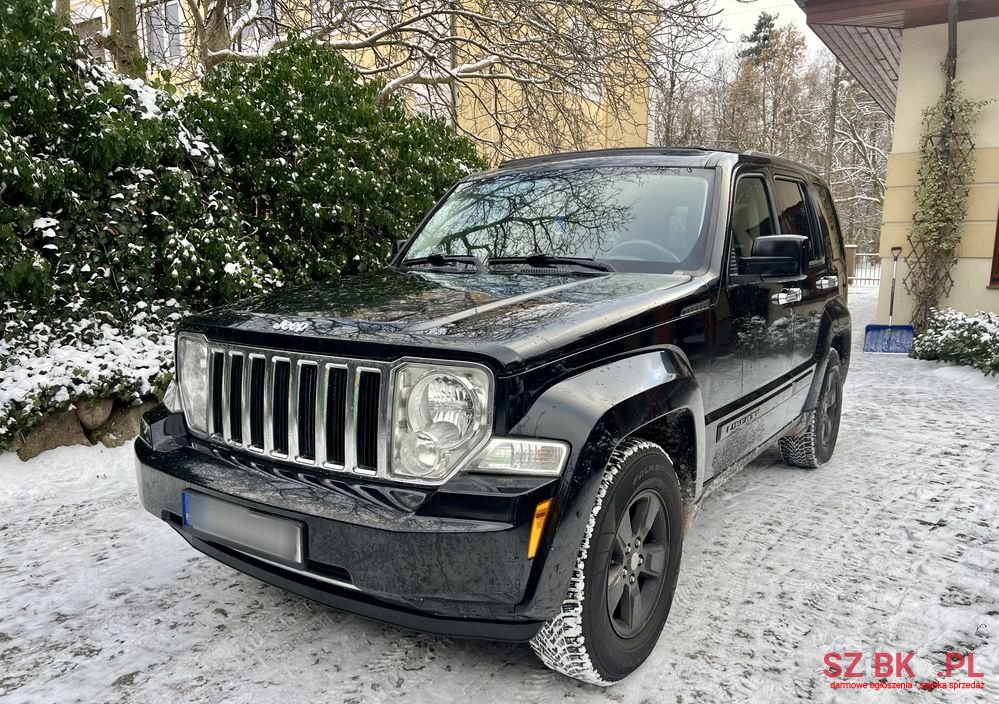 2008' Jeep Liberty 3.7 4X4 photo #2