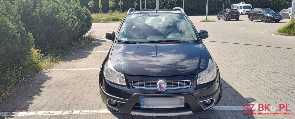 2010' Fiat Sedici photo #2