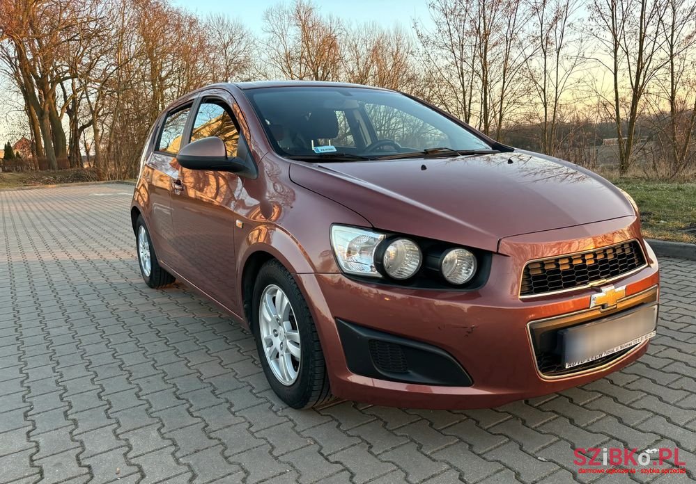 2011' Chevrolet Aveo photo #2