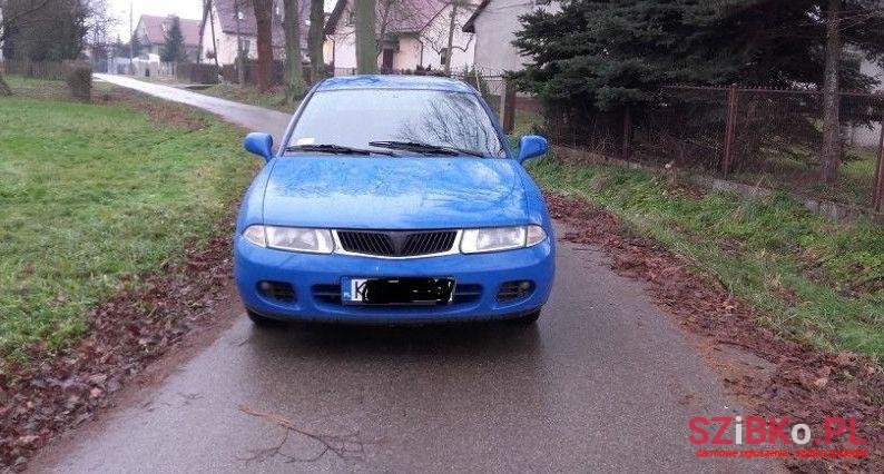 1999' Mitsubishi Carisma photo #2