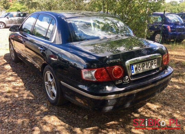 2004' Kia Opirus photo #3