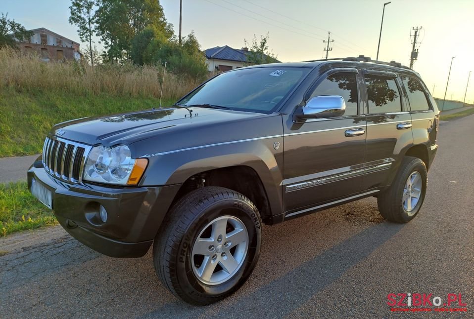2005' Jeep Grand Cherokee photo #4