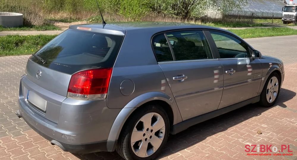 2004' Opel Signum 2.0 T Sport photo #3