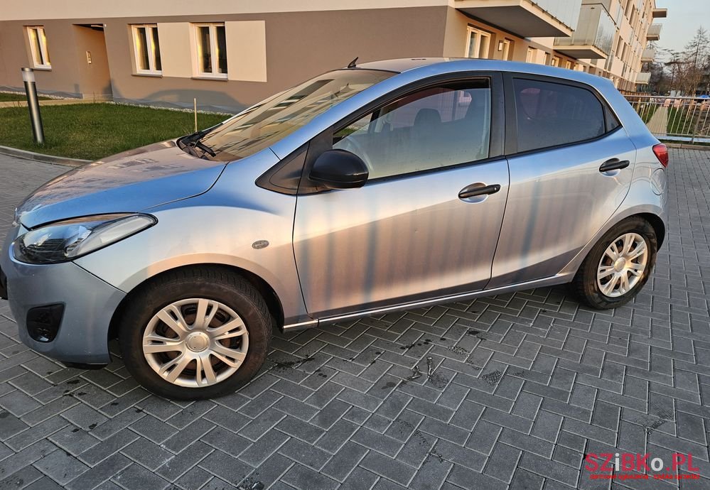 2013' Mazda 2 photo #2