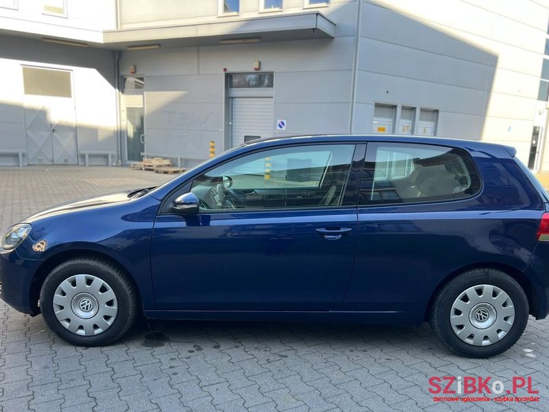 2009' Volkswagen Golf photo #6
