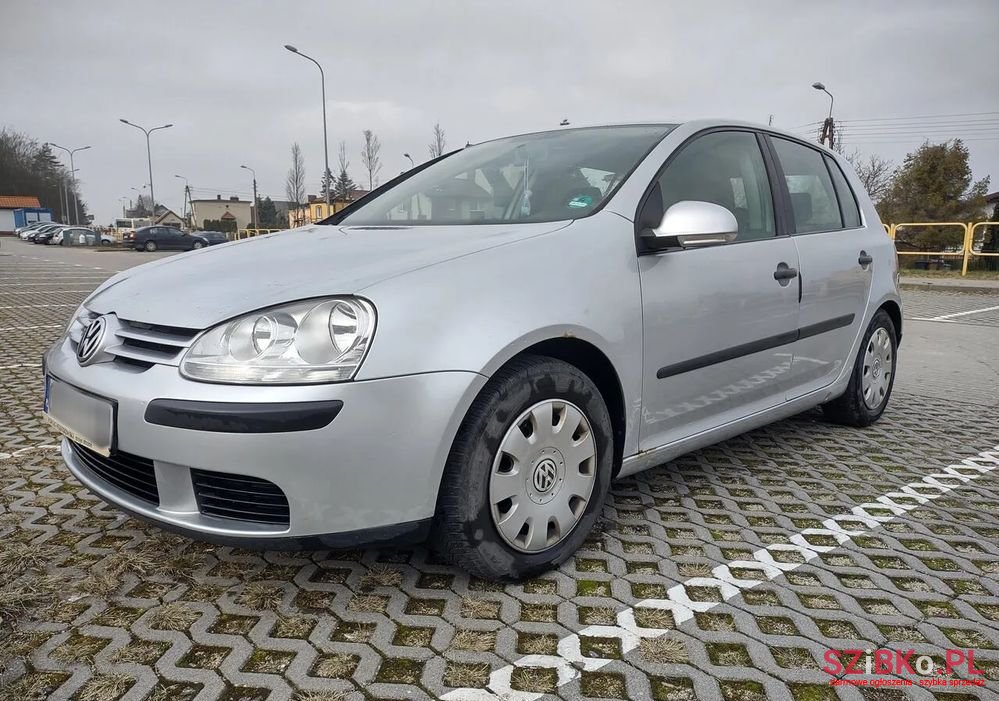 2006' Volkswagen Golf photo #2