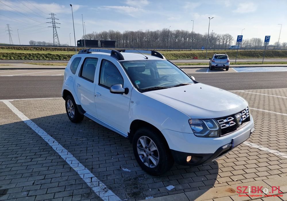 2014' Dacia Duster 1.6 Laureate photo #2