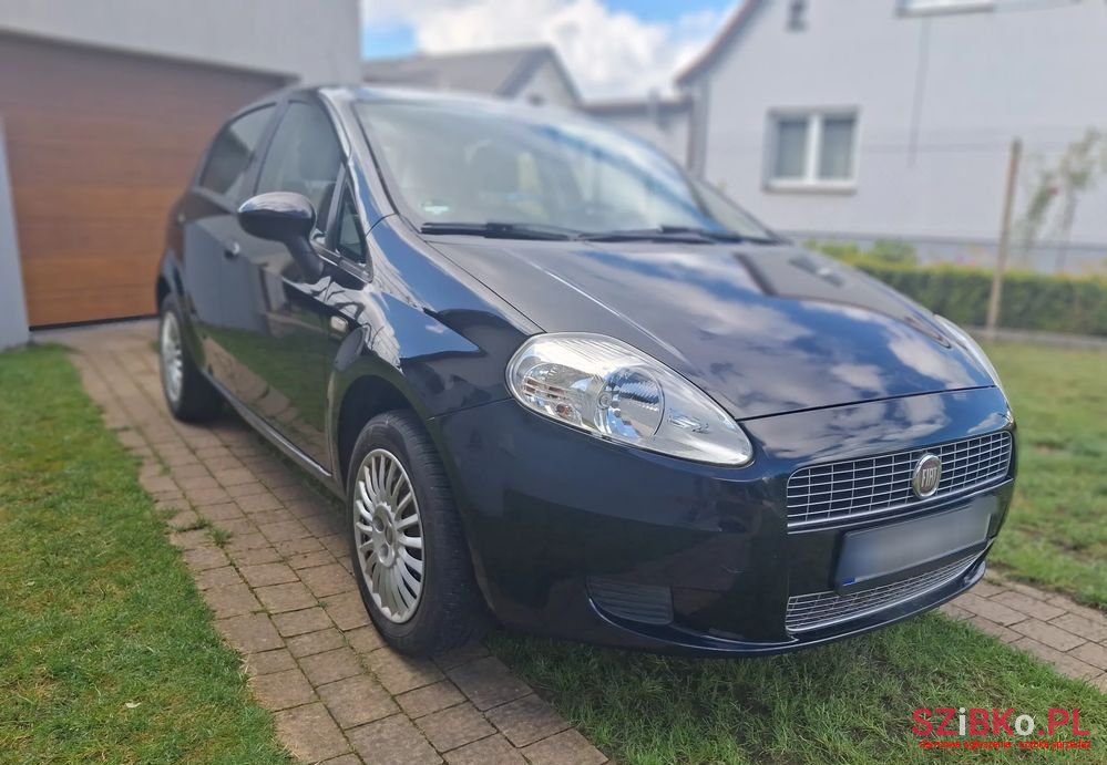 2009' Fiat Punto photo #2