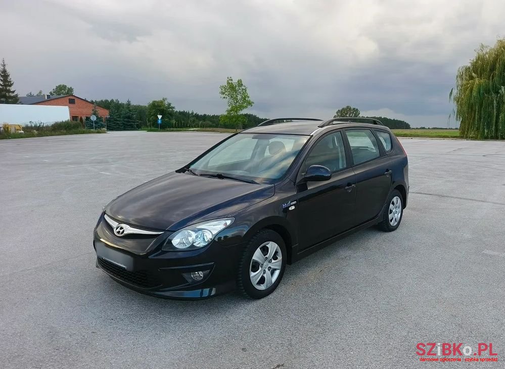2011' Hyundai i30 I30Cw 1.4 Blue Comfort photo #2