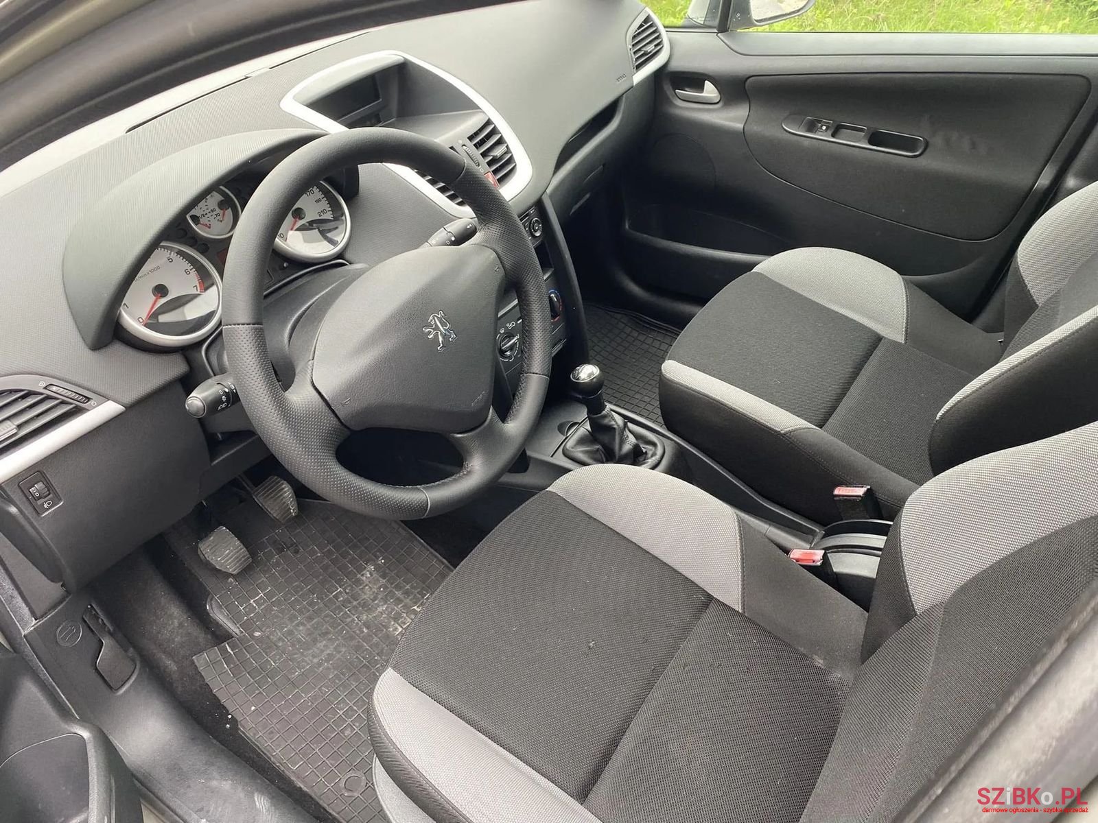 2009' Peugeot 207 photo #5