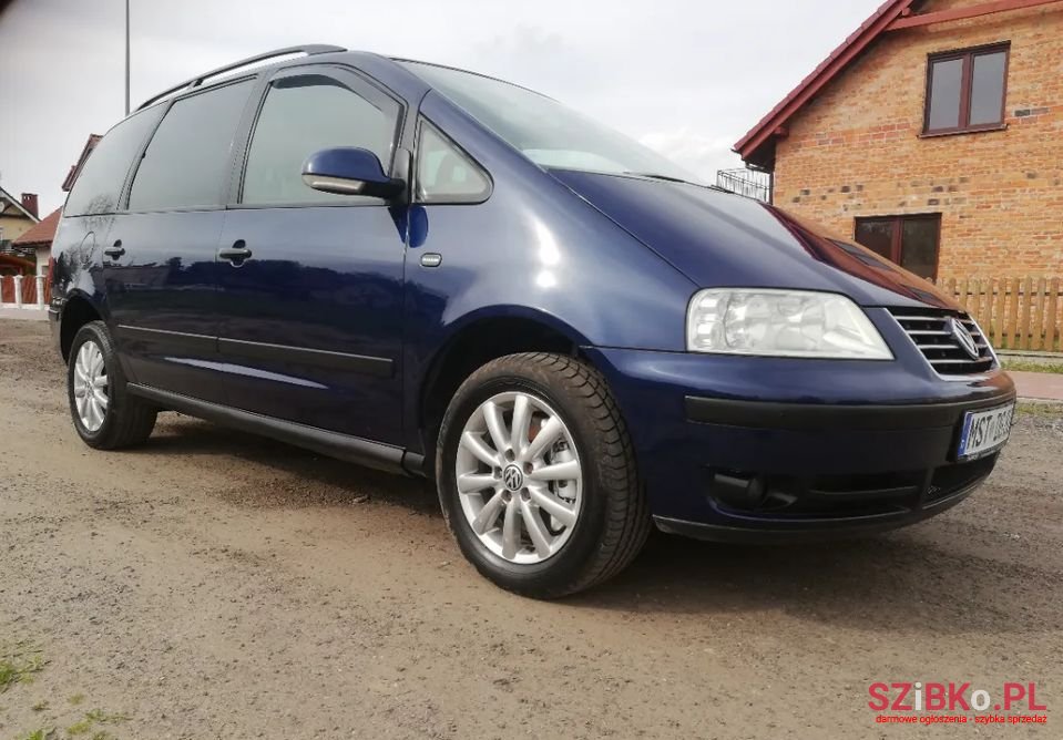 2004' Volkswagen Sharan photo #2