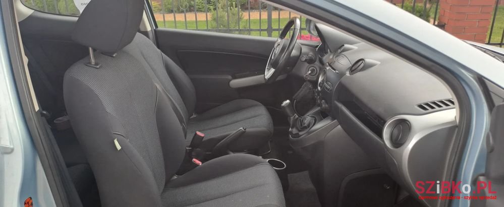 2008' Mazda 2 1.3 Sport Impression photo #6