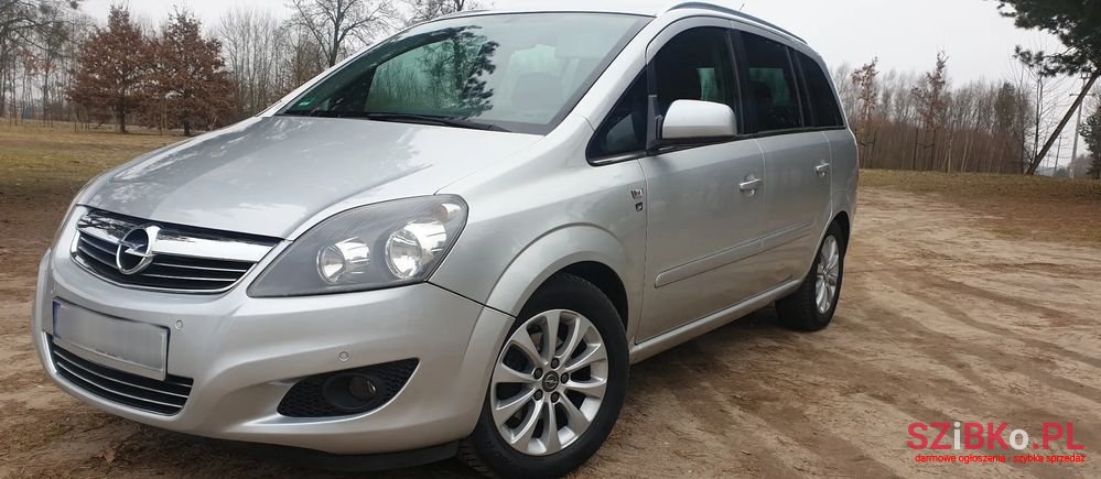2010' Opel Zafira 1.6 photo #1