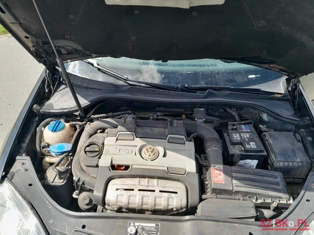 2008' Volkswagen Golf photo #5