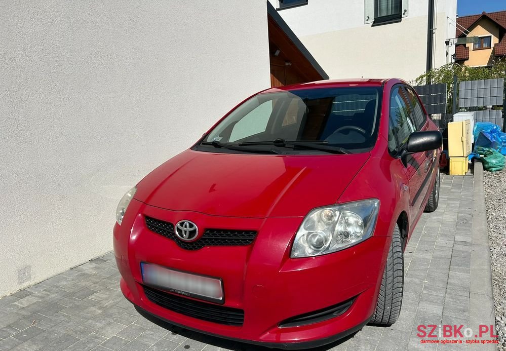 2009' Toyota Auris 1.4 D-4D Luna photo #1