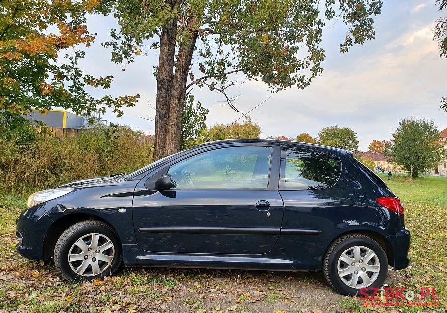 2010' Peugeot 206 Plus photo #5