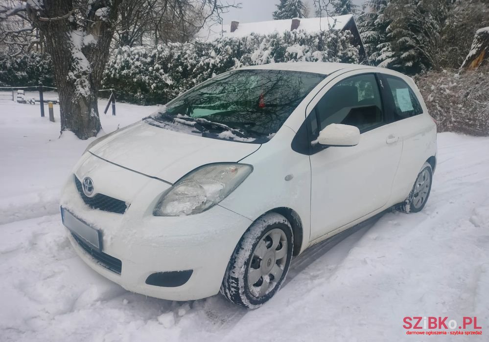 2009' Toyota Yaris photo #1