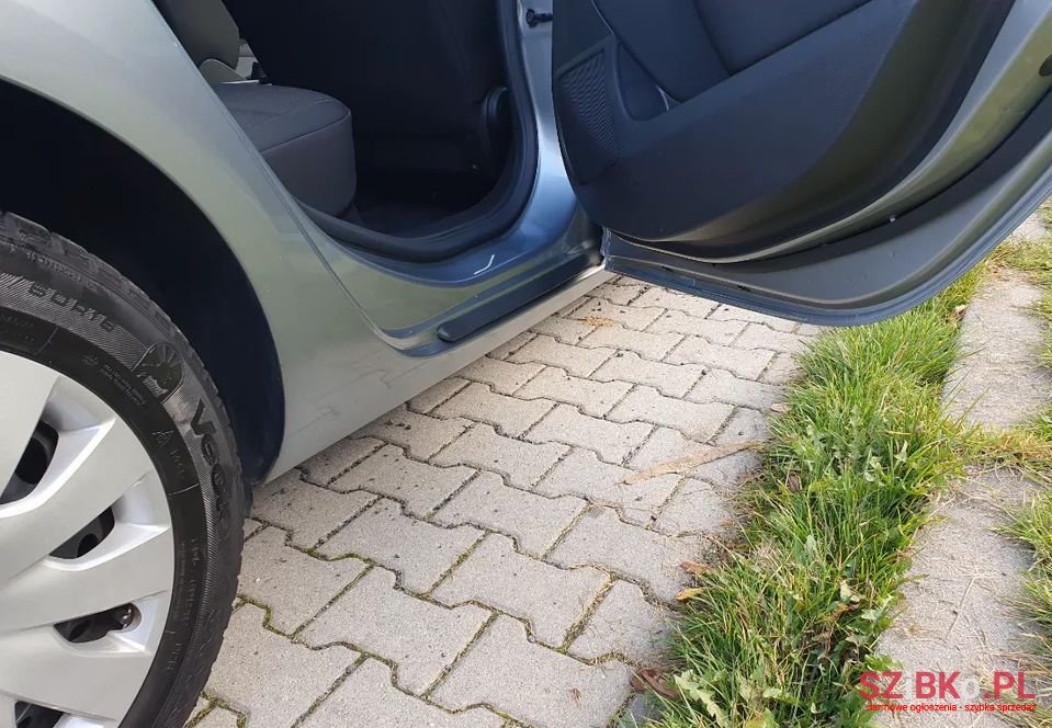 2011' Opel Astra photo #5