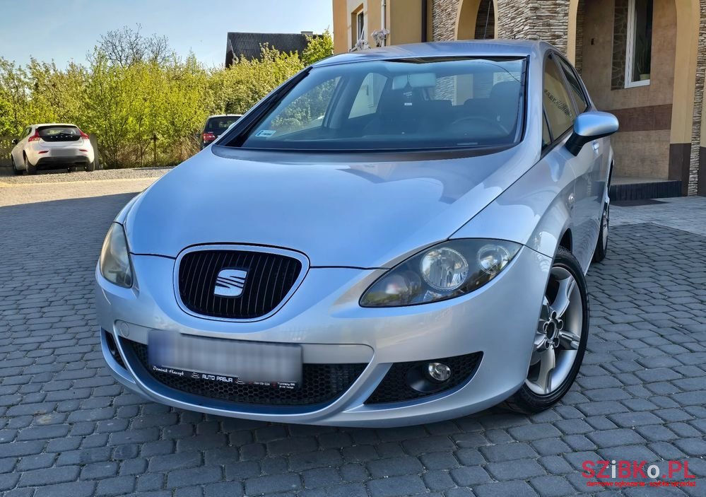 2008' SEAT Leon 1.8 Tsi Sport photo #2