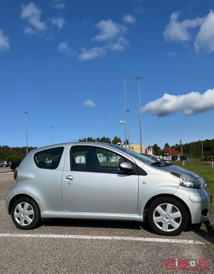2010' Toyota Aygo photo #6