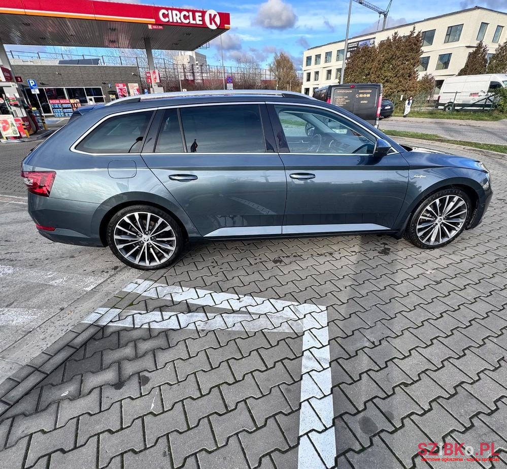 2017' Skoda Superb Combi photo #4