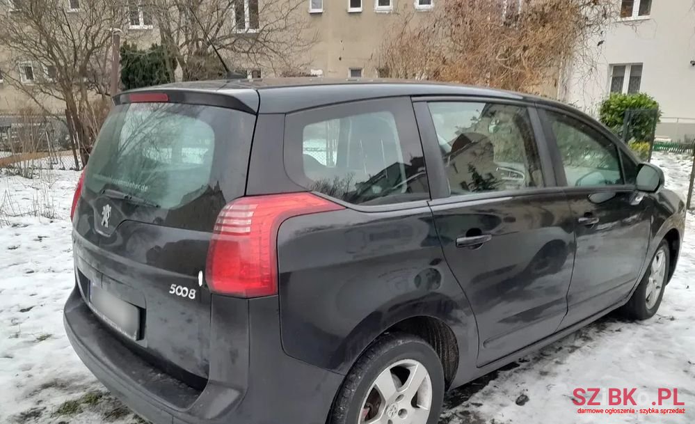 2010' Peugeot 5008 photo #3