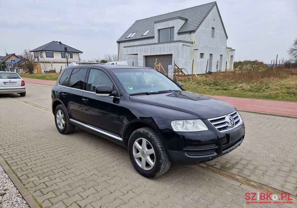 2005' Volkswagen Touareg photo #3