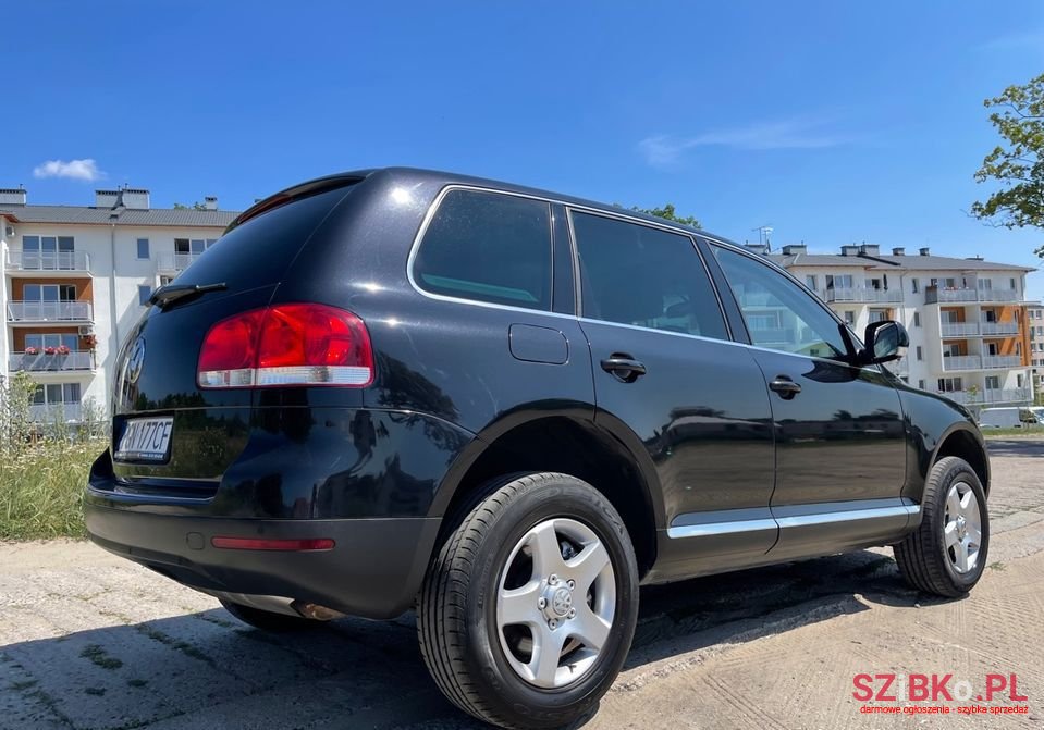 2005' Volkswagen Touareg photo #4