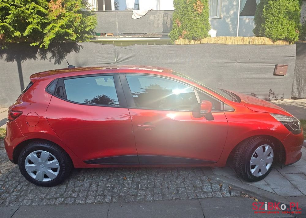 2013' Renault Clio photo #5