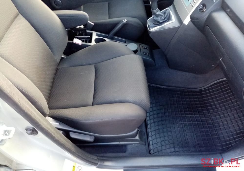 2005' Toyota Corolla Verso photo #6