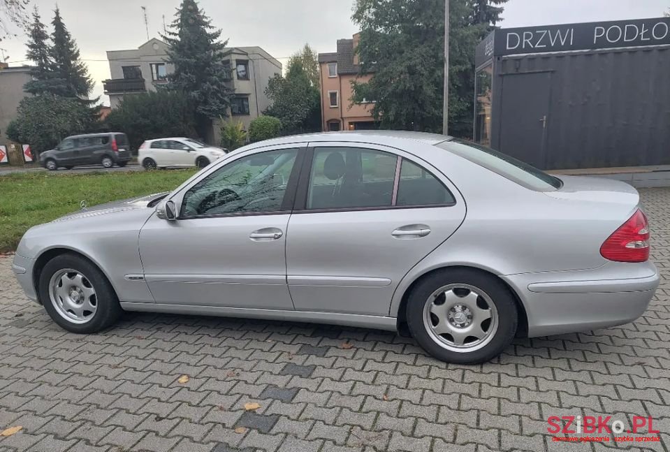 2003' Mercedes-Benz Klasa E photo #2