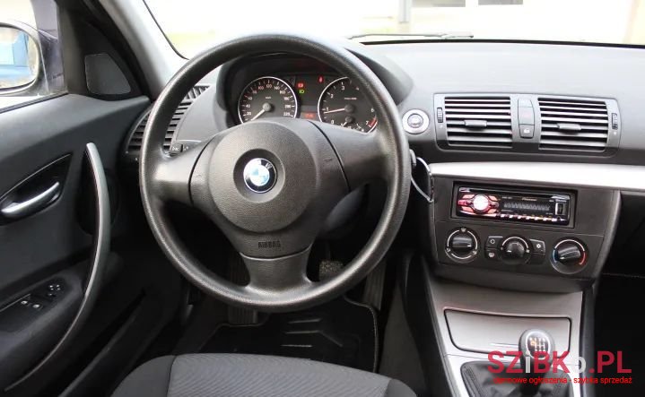 2007' BMW 1 Series 116I photo #6