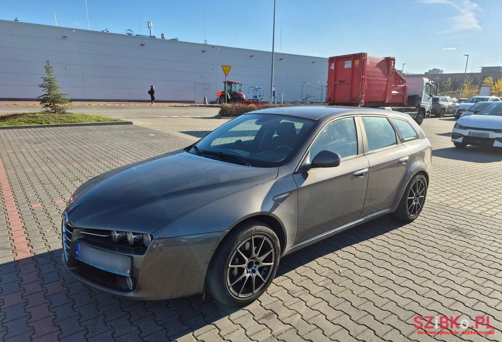 2009' Alfa Romeo 159 photo #1