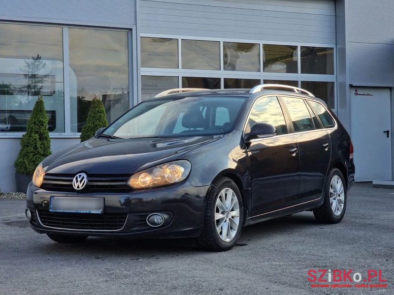 2010' Volkswagen Golf photo #1