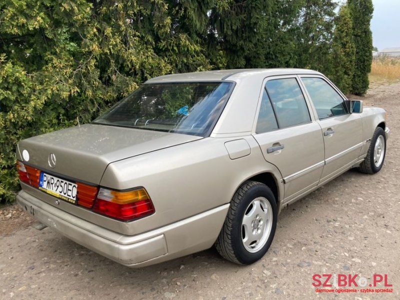 1988' Mercedes-Benz W124 photo #3