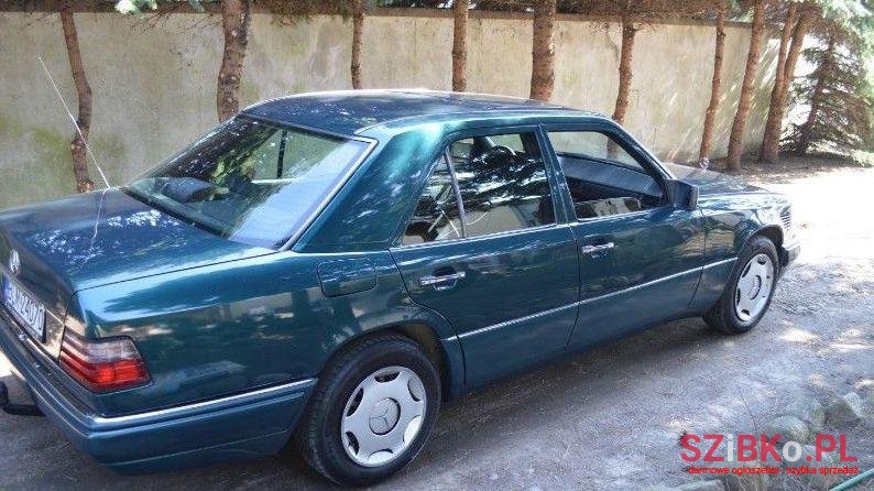 1995' Mercedes-Benz W124 photo #1