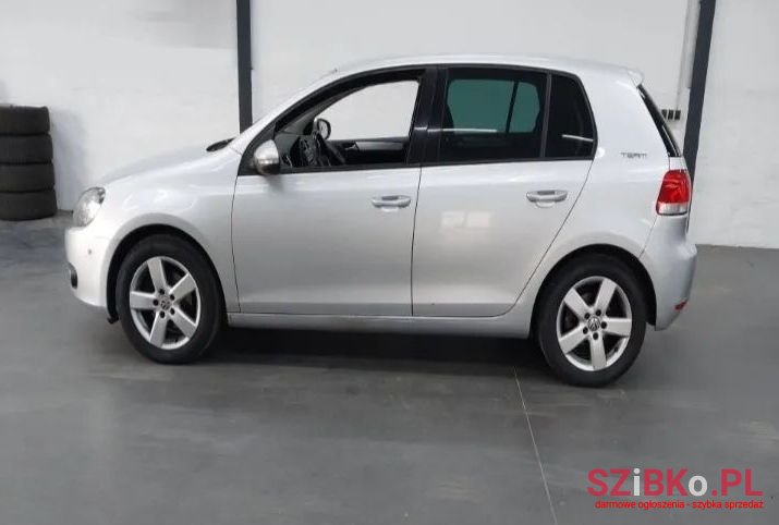 2011' Volkswagen Golf photo #5