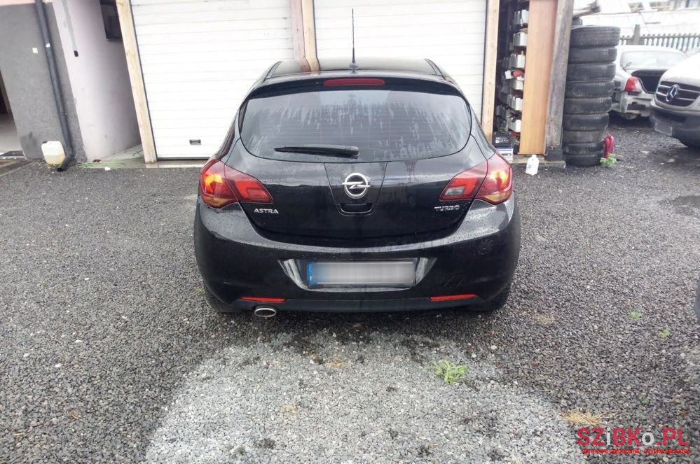 2010' Opel Astra photo #6