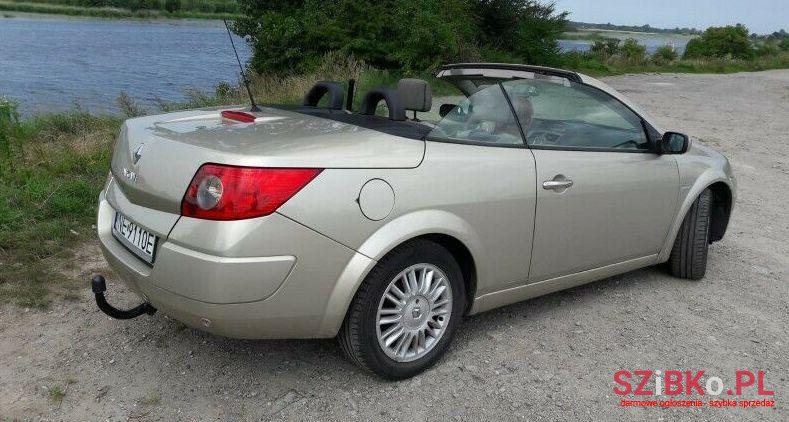 2008' Renault Megane photo #1