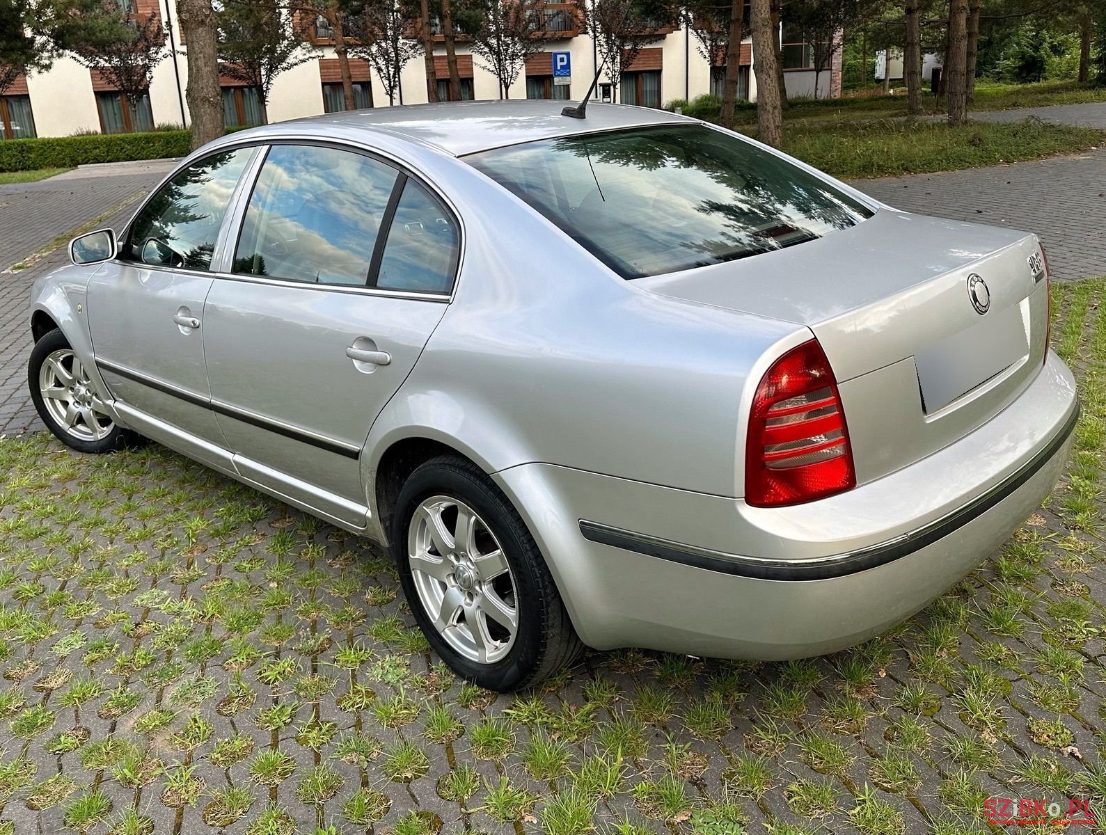 2002' Skoda Superb photo #5