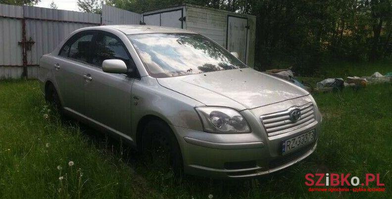 2003' Toyota Avensis photo #3