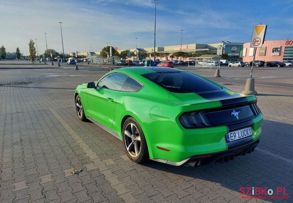 2016' Ford Mustang photo #5