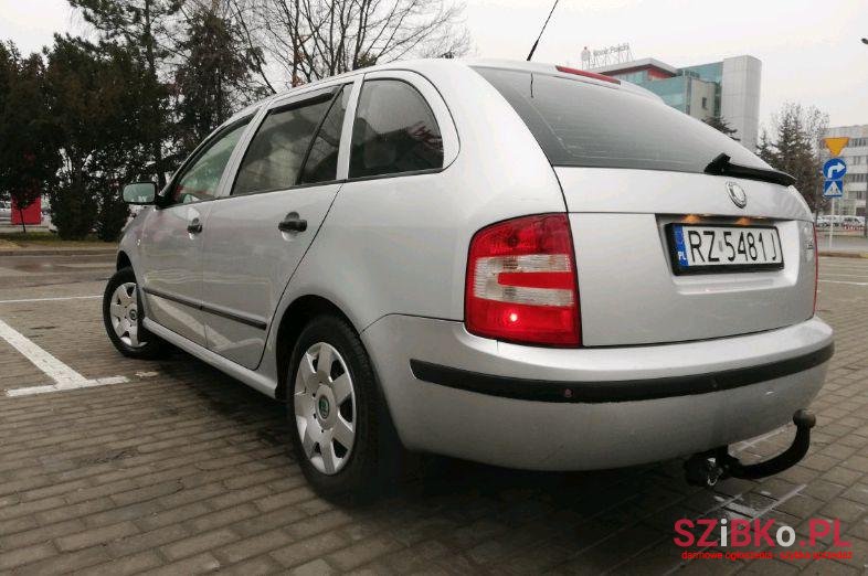 2007' Skoda Fabia photo #2