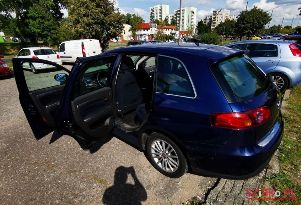 2008' Fiat Croma photo #3